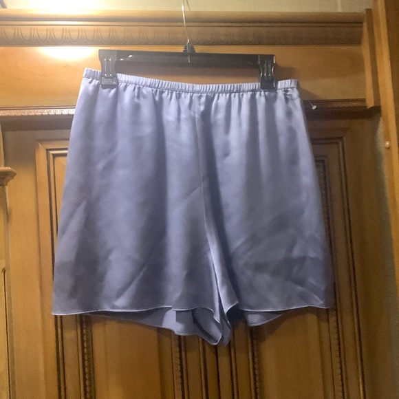 NWOT Vince Silk Satin Pull-On Shorts in Iris Blue Size Medium - Picture 7 of 12
